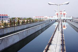 ���ϑѻ��ǅ^��ÿ��������ˮ����10�f��